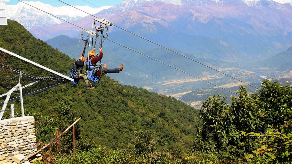 तनहुँकाे जीपलाइनमा आन्तरिक पर्यटकको आर्कषण बढ्दै